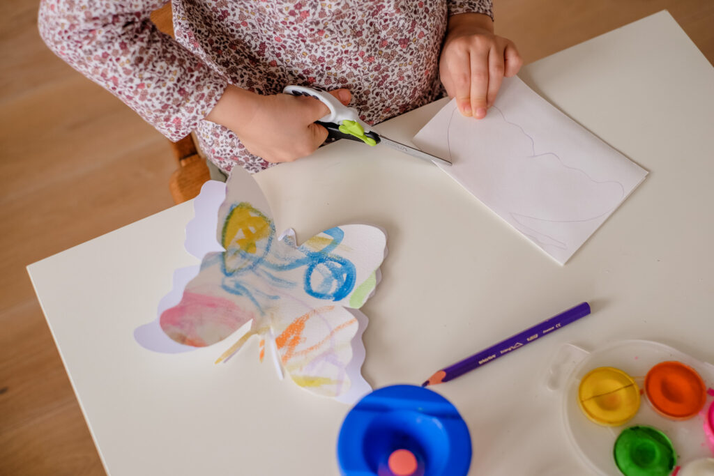 darbeliai su vaiku drugelis DIY suvaiku.lt modern montessori