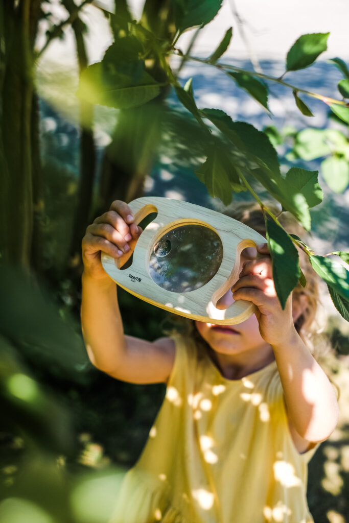 Žaidimai su vaiku lauke montessori veiklos lauke